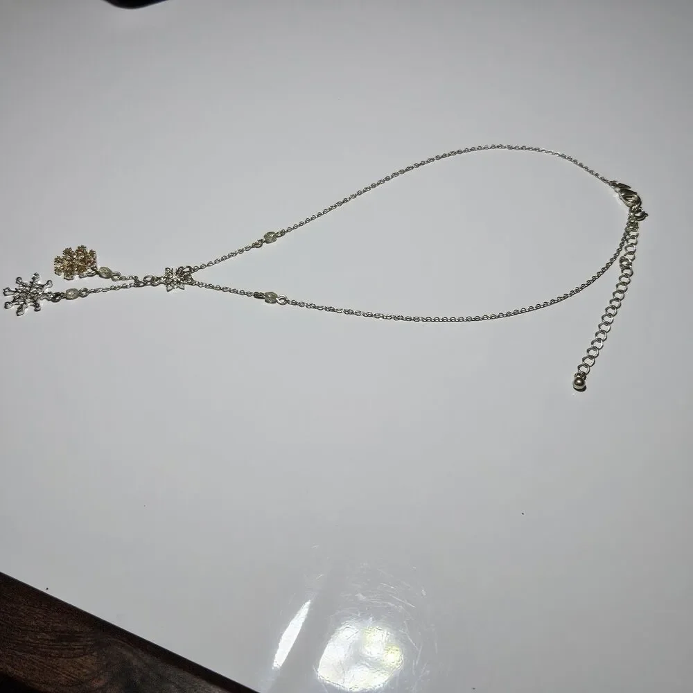 Vintage Avon Snowflakes Lavalier Necklace 18-21.5